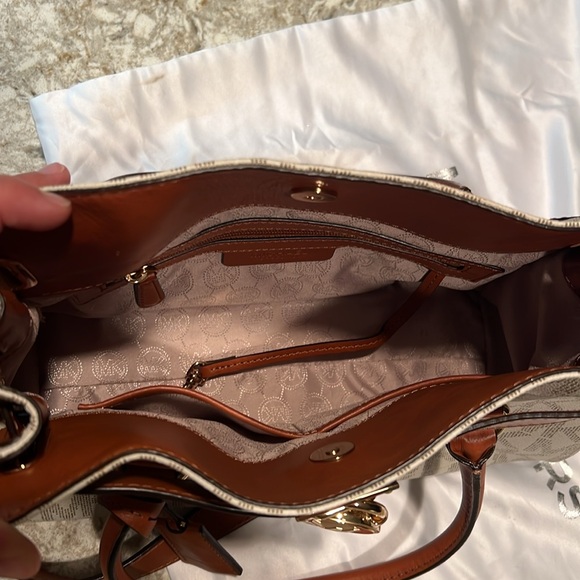 Michael Kors MK design beige handbag and matching shoes wallet - Picture 5 of 14